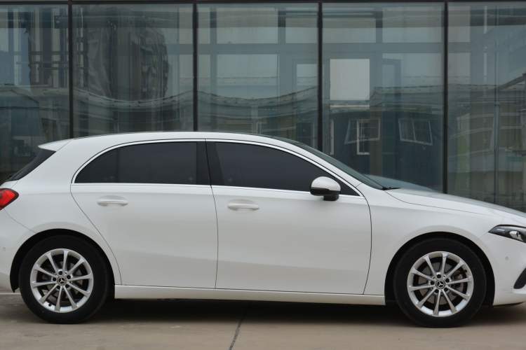 Used Mercedes-Benz A-Class 2019 A 200 Fashion Model Exterior 2