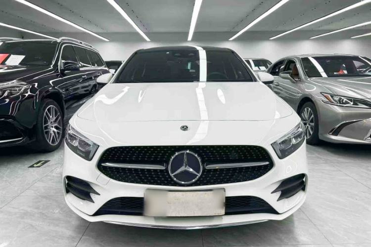 Used Mercedes-Benz A-Class 2019 A 200 L Sport Sedan First Edition Special Edition Exterior 4