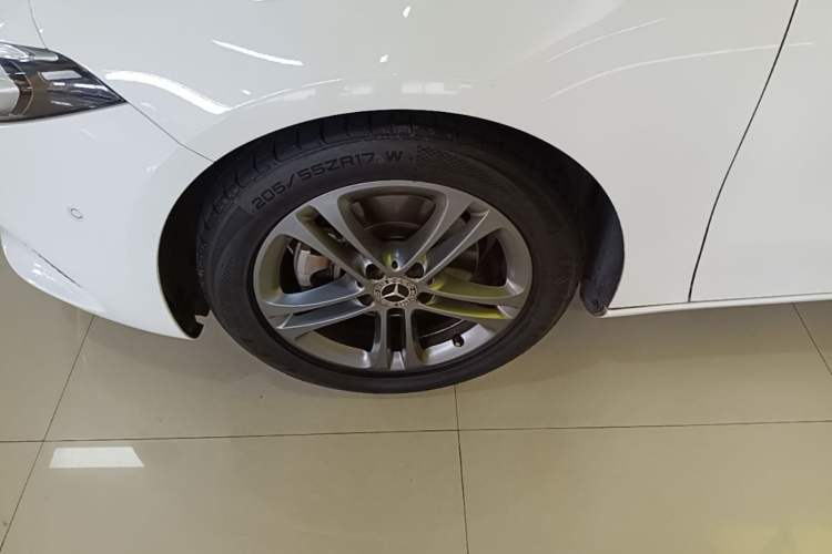 Used Mercedes-Benz A-Class 2019 A 200 Dynamic Edition Exterior 4