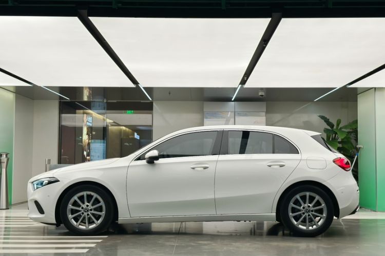 Used Mercedes-Benz A-Class 2019 A 200 Fashion Model Exterior 4