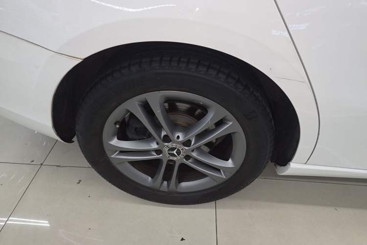 Used Mercedes-Benz A-Class 2019 A 200 L Exterior 5