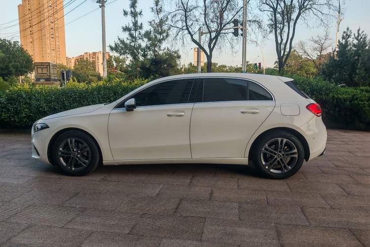 Used Mercedes-Benz A-Class 2019 A 200 Dynamic Edition Exterior 5