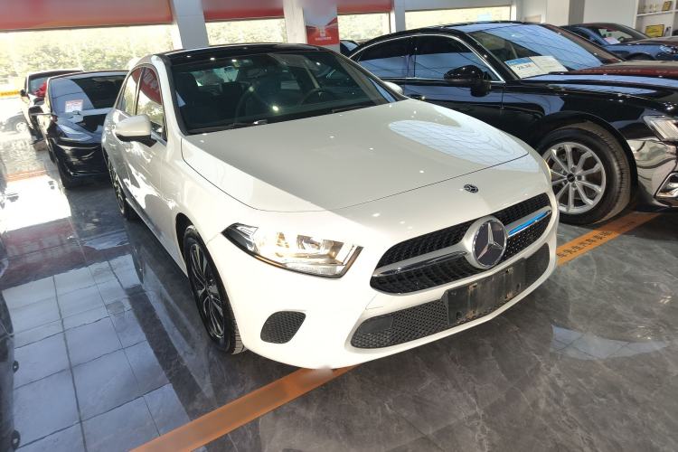 Used Mercedes-Benz A-Class 2019 A 180 L Front Right 45 Deg