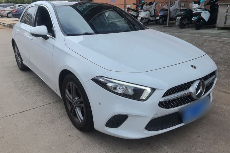 Used Mercedes-Benz A-Class 2019 A 200 Dynamic Edition Front Right 45 Deg