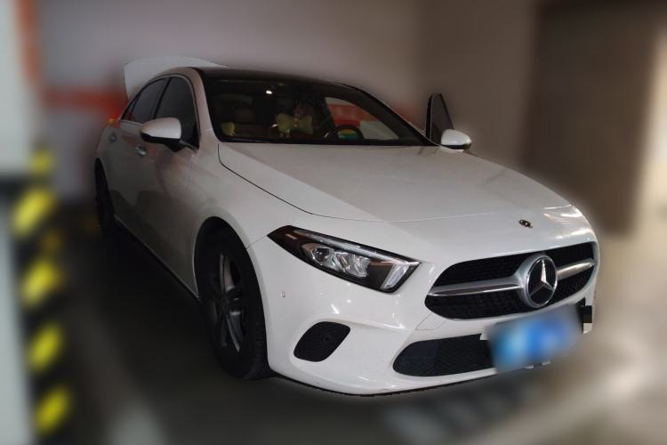 Used Mercedes-Benz A-Class 2019 A 200 L Front Right 45 Deg