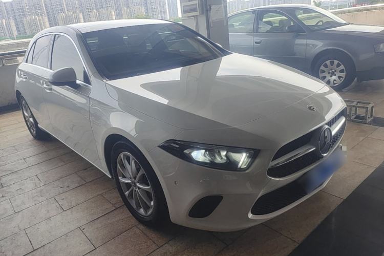 Used Mercedes-Benz A-Class 2019 A 200 Fashion Model Front Right 45 Deg