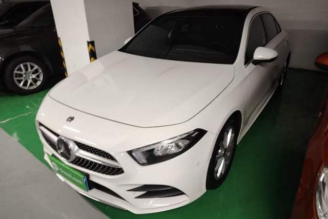 Ojetý Mercedes-Benz A-Class 2019 A 200 L Sport Sedan