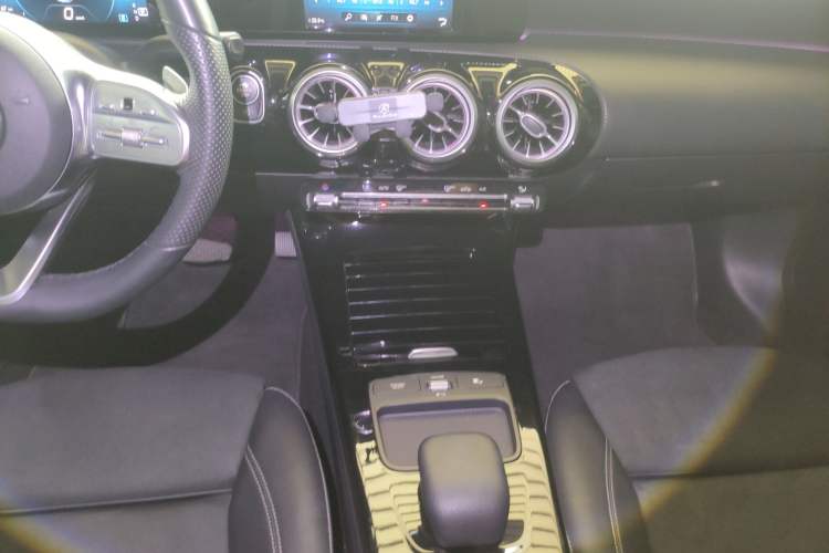 Used Mercedes-Benz A-Class 2019 A 180 L Sport Sedan Gear Lever