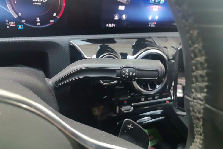 Used Mercedes-Benz A-Class 2019 A 200 Dynamic Edition Gear Lever