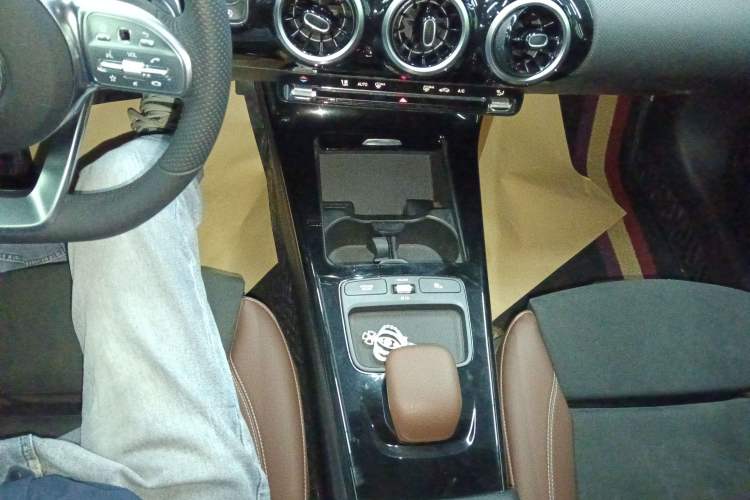 Used Mercedes-Benz A-Class 2019 A 180 L Sport Sedan Gear Lever
