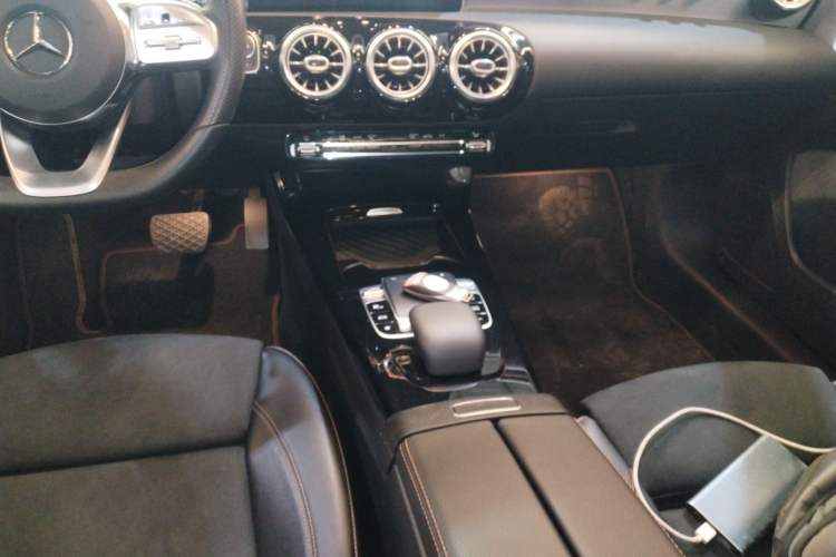 Used Mercedes-Benz A-Class 2019 A 200 L Sport Sedan First Edition Special Edition Gear Lever