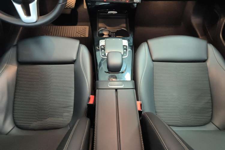 Used Mercedes-Benz A-Class 2019 A 200 Dynamic Edition Gear Lever