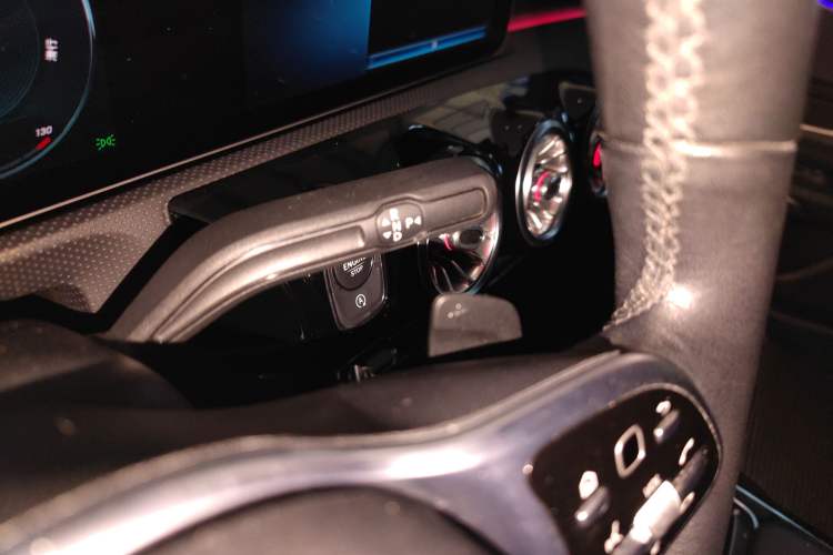 Used Mercedes-Benz A-Class 2019 A 200 Dynamic Edition Gear Lever