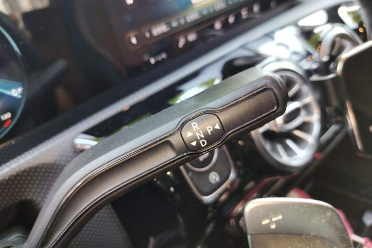 Used Mercedes-Benz A-Class 2019 A 200 L Sport Sedan First Edition Special Edition Gear Lever