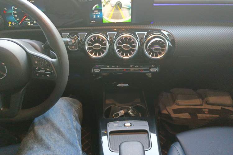 Used Mercedes-Benz A-Class 2019 A 180 L Gear Lever