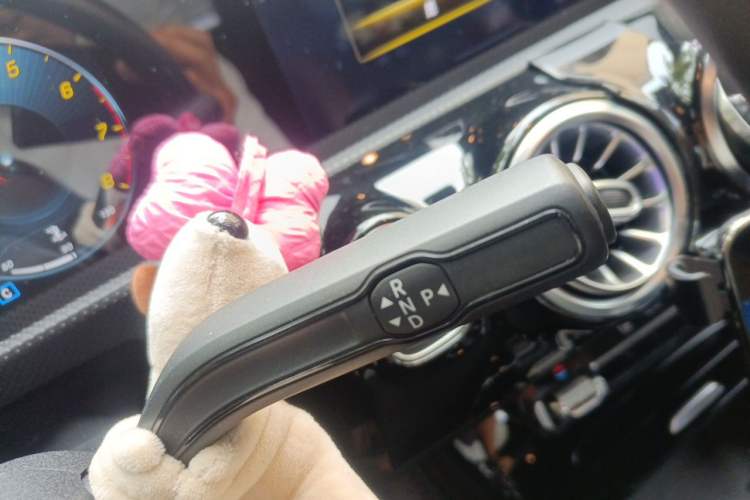 Used Mercedes-Benz A-Class 2019 A 200 L Sport Sedan Gear Lever