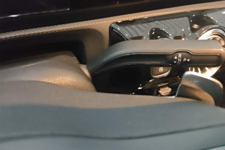Used Mercedes-Benz A-Class 2019 A 180 L Sport Sedan Gear Lever