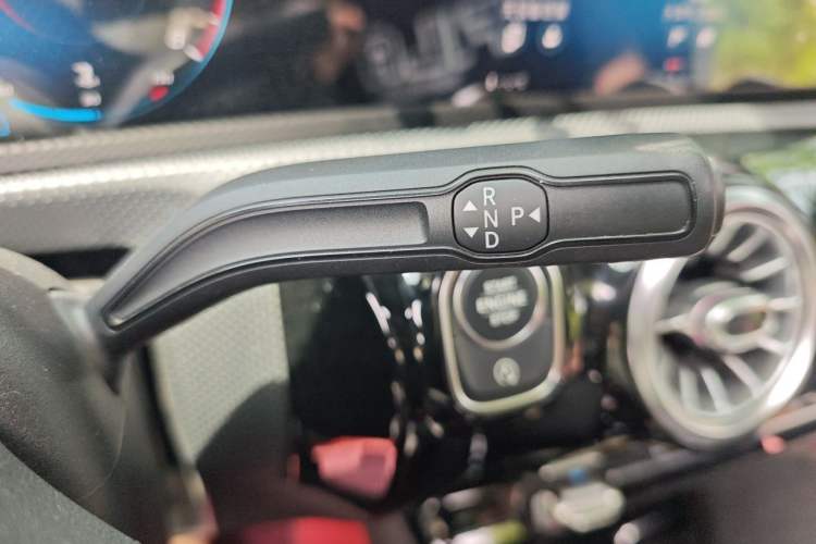 Used Mercedes-Benz A-Class 2019 A 220 L 4MATIC Sport Sedan Gear Lever