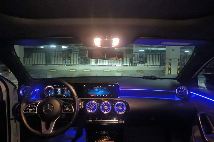 Used Mercedes-Benz A-Class 2019 A 200 Dynamic Edition Headliner