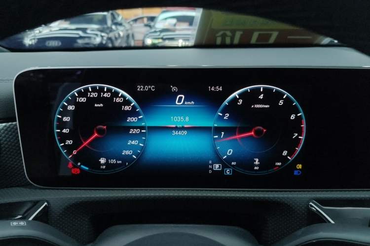 Used Mercedes-Benz A-Class 2019 A 200 L Instrument Cluster