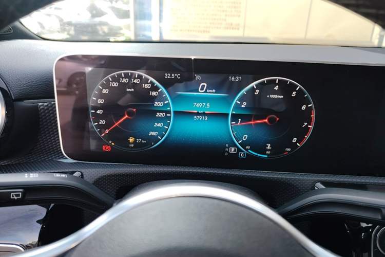 Used Mercedes-Benz A-Class 2019 A 200 Dynamic Edition Instrument Cluster