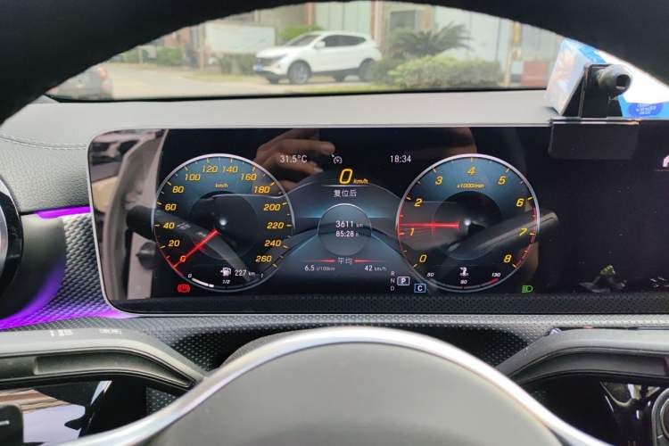Used Mercedes-Benz A-Class 2019 A 200 L Instrument Cluster