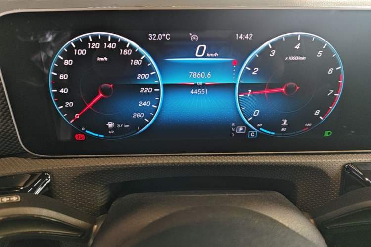 Used Mercedes-Benz A-Class 2019 A 200 L Instrument Cluster