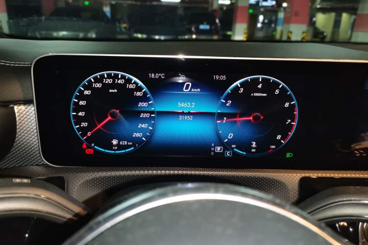 Used Mercedes-Benz A-Class 2019 A 200 L Instrument Cluster
