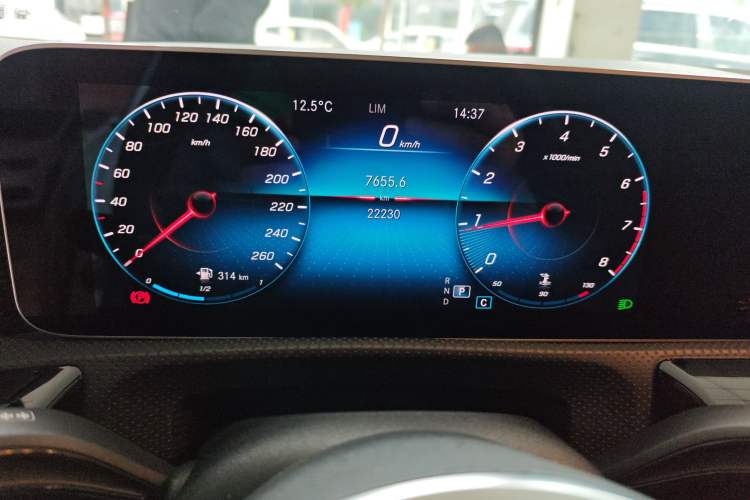 Used Mercedes-Benz A-Class 2019 A 200 Dynamic Edition Instrument Cluster