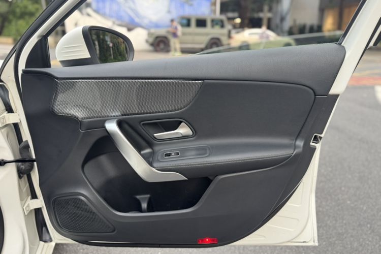 Used Mercedes-Benz A-Class 2019 A 200 Dynamic Edition Interior 1