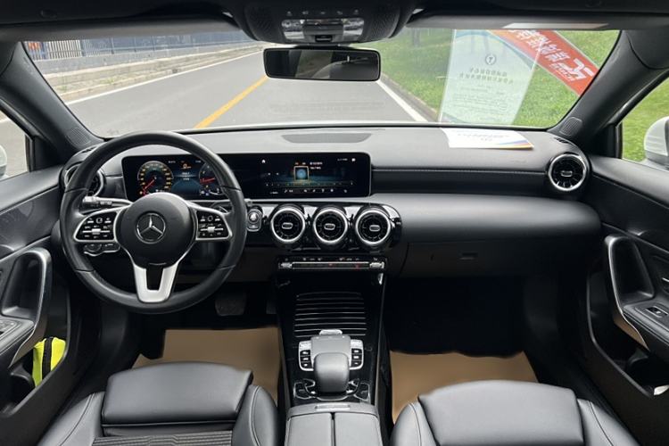 Used Mercedes-Benz A-Class 2019 A 200 Dynamic Edition Interior 1