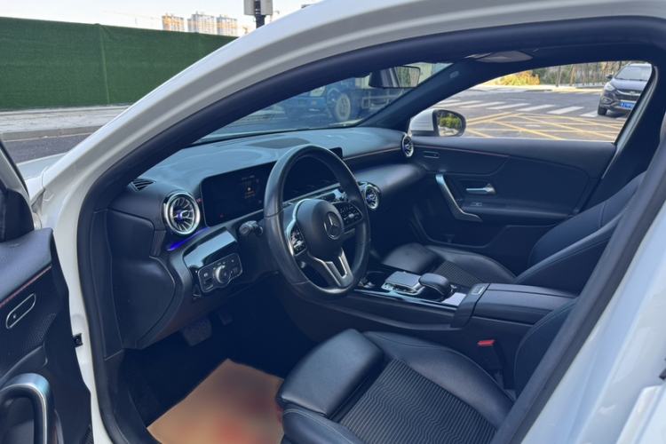 Used Mercedes-Benz A-Class 2019 A 200 Dynamic Edition Interior 1