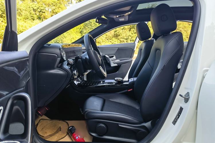 Used Mercedes-Benz A-Class 2019 A 200 Dynamic Edition Interior 2
