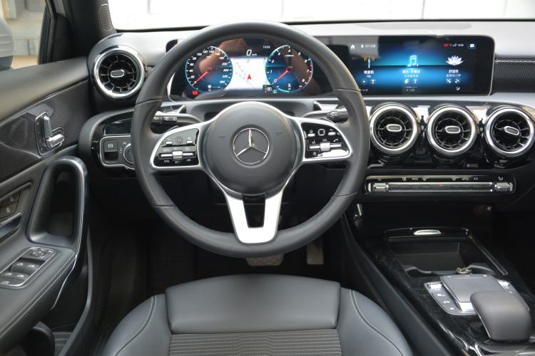 Used Mercedes-Benz A-Class 2019 A 200 Fashion Model Interior 3