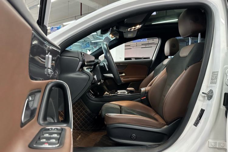 Used Mercedes-Benz A-Class 2019 Restyled A 200 L Sport Sedan Interior 3