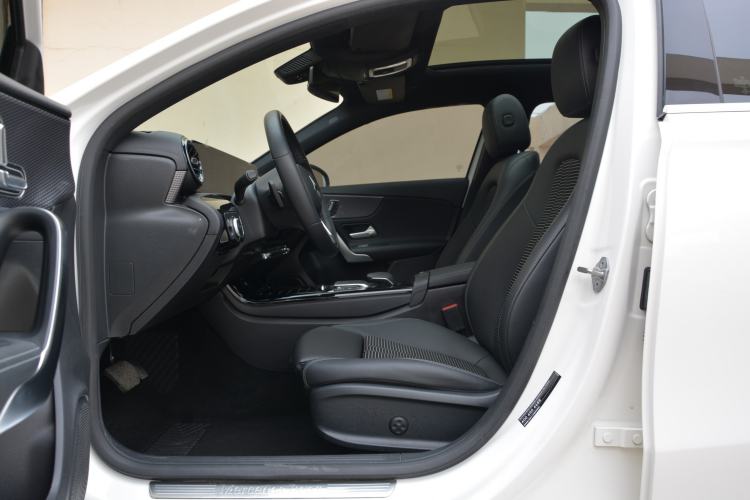 Used Mercedes-Benz A-Class 2019 A 200 Fashion Model Interior 4