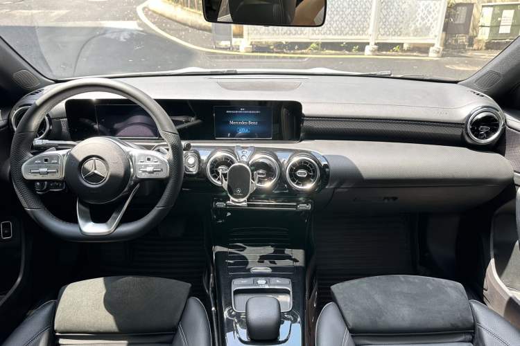 Used Mercedes-Benz A-Class 2019 A 180 L Sport Sedan Interior 4