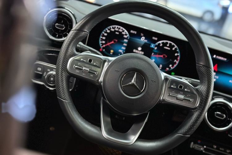 Used Mercedes-Benz A-Class 2019 Restyled A 200 L Sport Sedan Interior 5