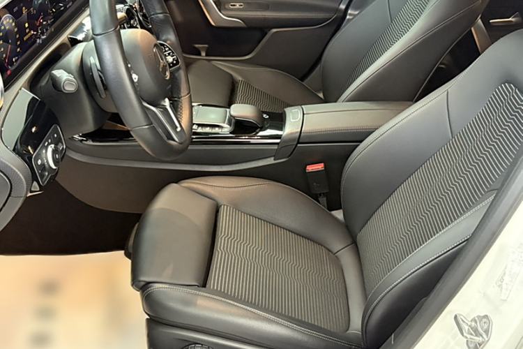 Used Mercedes-Benz A-Class 2019 A 200 Dynamic Edition Interior 7