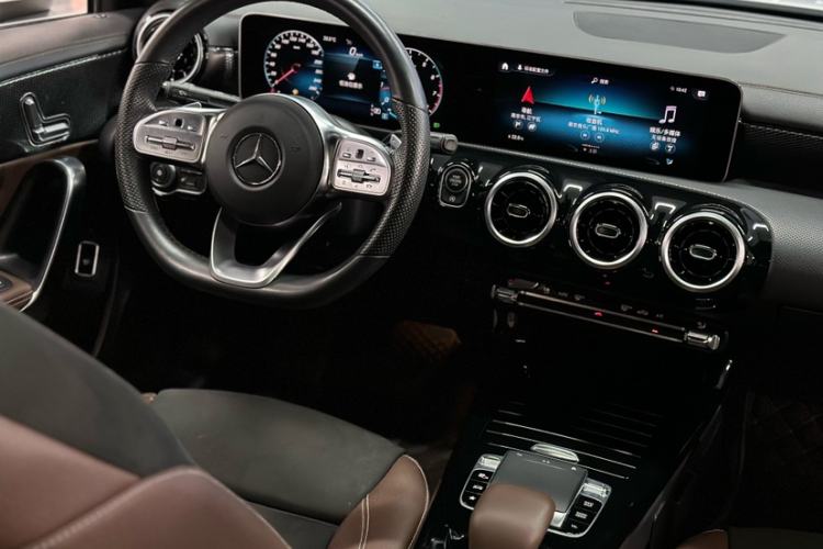 Used Mercedes-Benz A-Class 2019 Restyled A 200 L Sport Sedan Interior 9