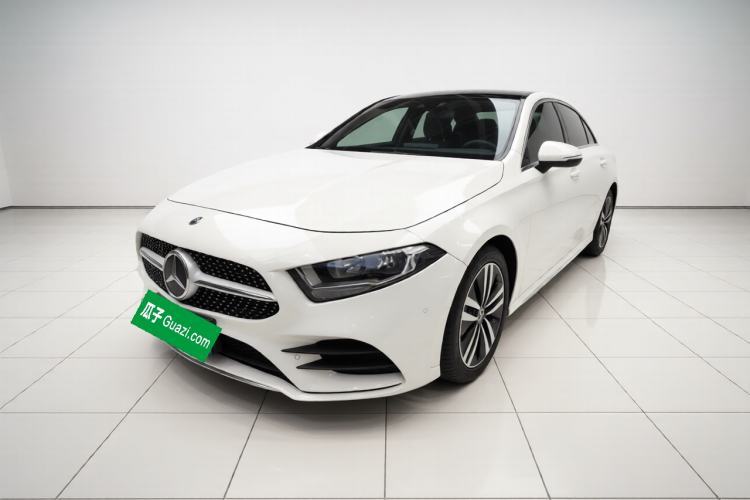 Ojetý Mercedes-Benz A-Class 2019 A 180 L Sport Sedan Guazi used car, China used car export, Used car for sale, Used cars, Cheapest cars for sale