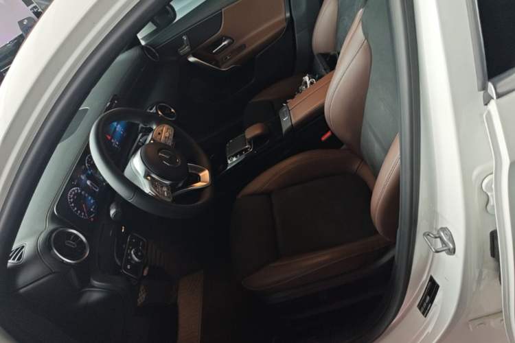 Used Mercedes-Benz A-Class 2019 A 200 L Sport Sedan Left Front Seat