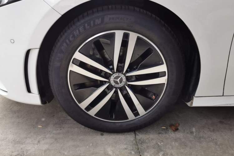 Used Mercedes-Benz A-Class 2019 A 180 L Sport Sedan Left Front Wheel Hub