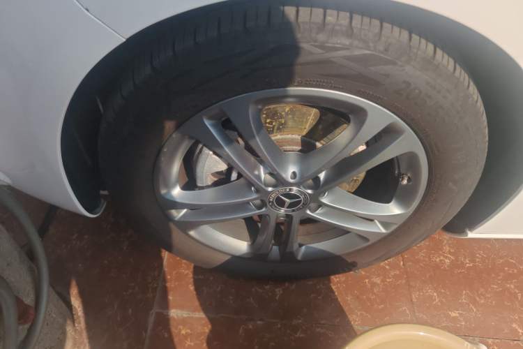 Used Mercedes-Benz A-Class 2019 A 200 Dynamic Edition Left Front Wheel Hub