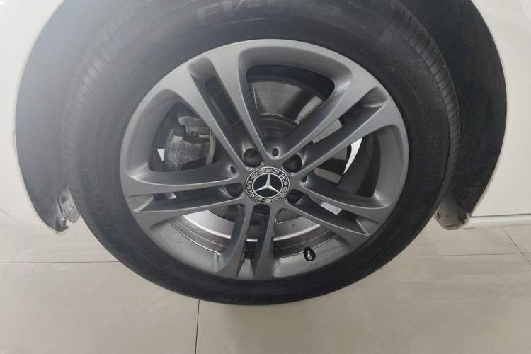 Used Mercedes-Benz A-Class 2019 A 200 Dynamic Edition Left Front Wheel Hub