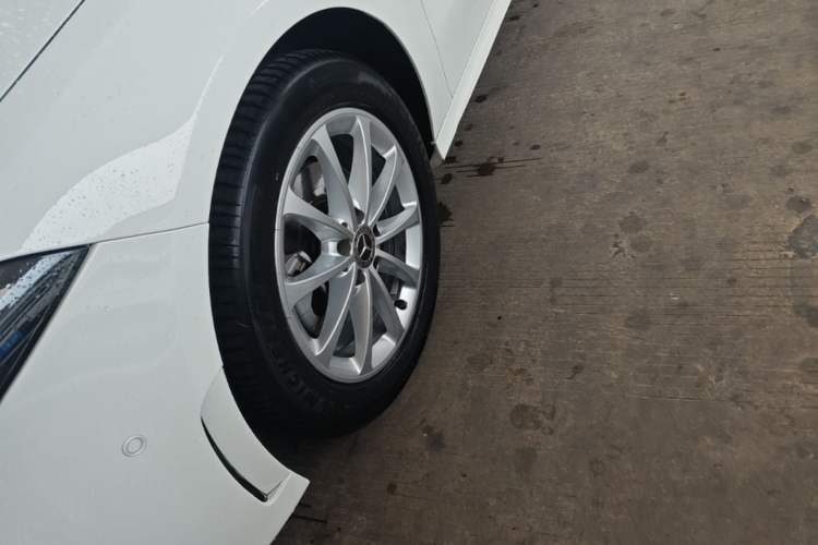 Used Mercedes-Benz A-Class 2019 Restyled A 200 L Sport Sedan Left Front Wheel Hub