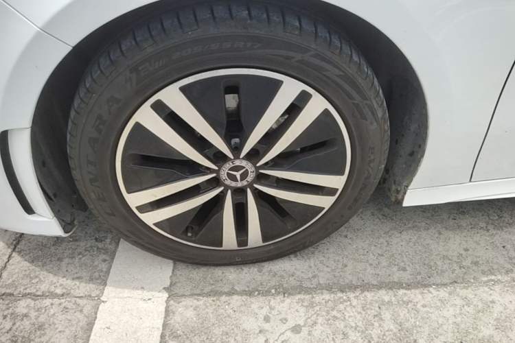 Used Mercedes-Benz A-Class 2019 A 180 L Sport Sedan Left Front Wheel Hub