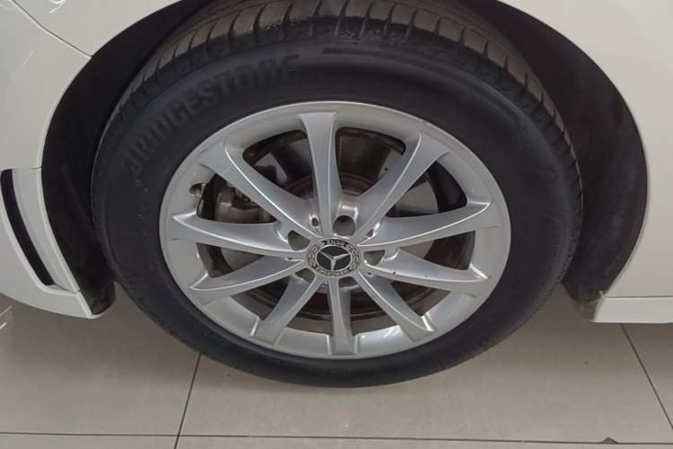 Used Mercedes-Benz A-Class 2019 A 200 L Sport Sedan Left Front Wheel Hub