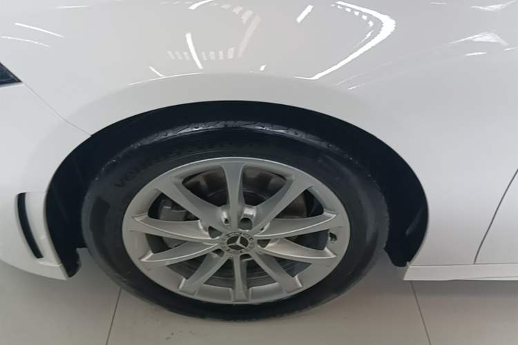 Used Mercedes-Benz A-Class 2019 A 200 L Sport Sedan Left Front Wheel Hub