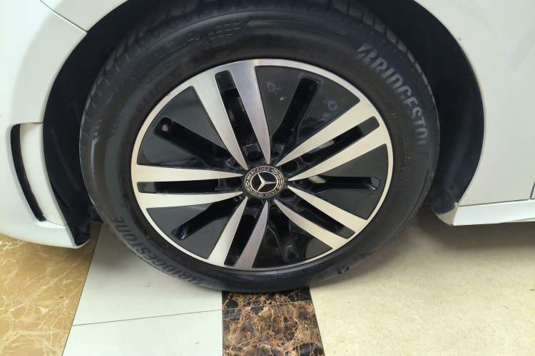Used Mercedes-Benz A-Class 2019 A 180 L Sport Sedan Left Front Wheel Hub